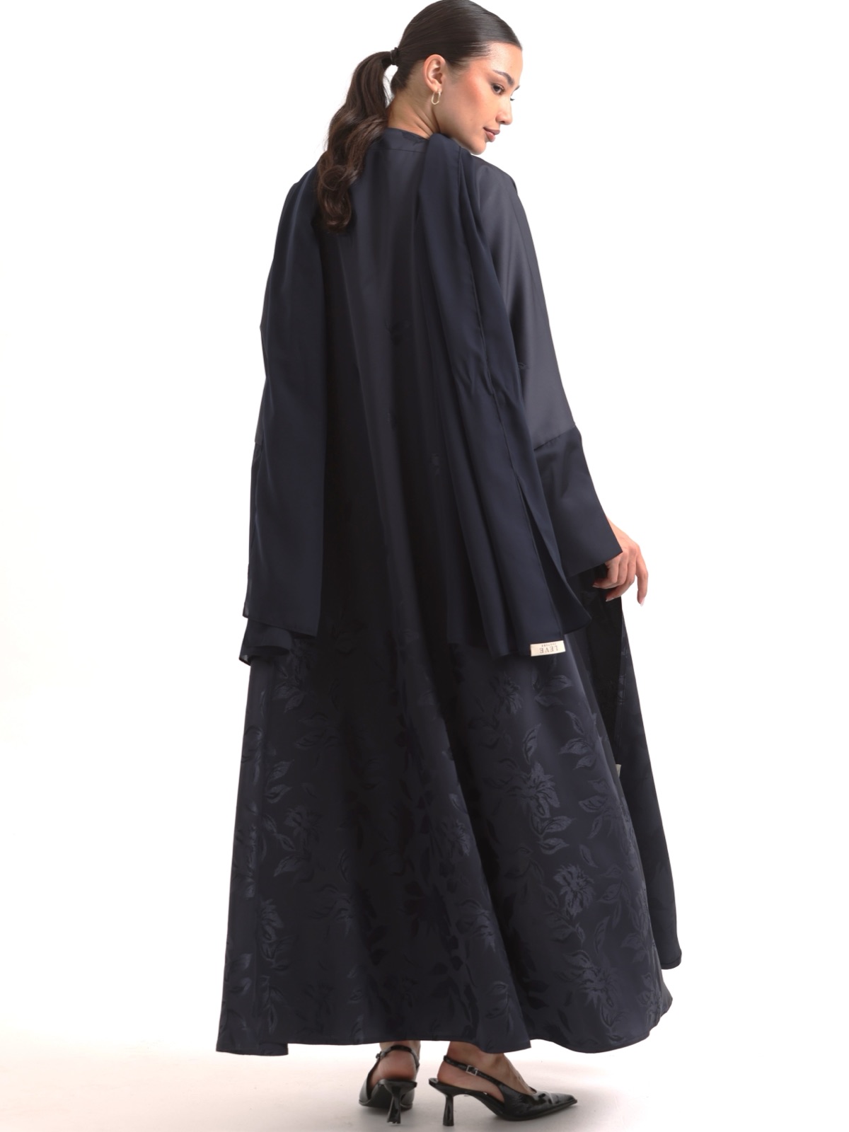 LEVE_COUTURE - Image 3 - Mnsaj