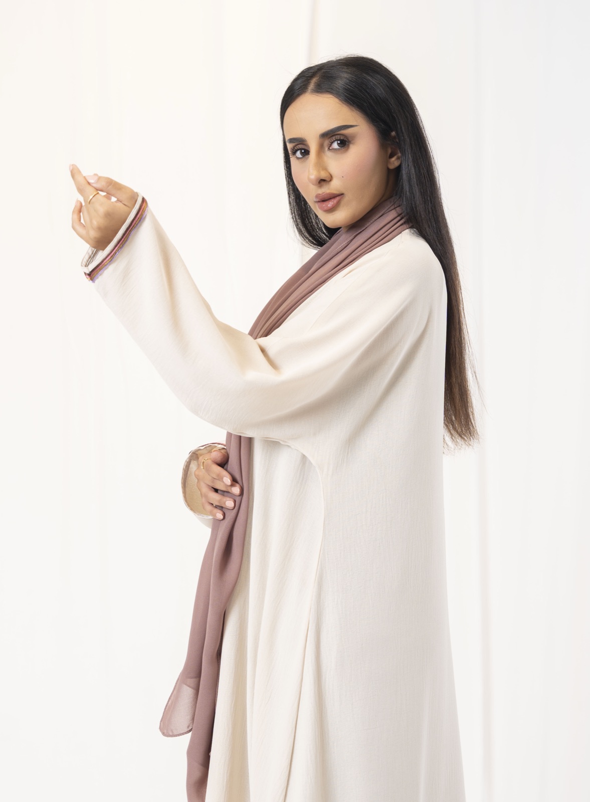 MISWAN.ABAYAS - Alternate View - Mnsaj