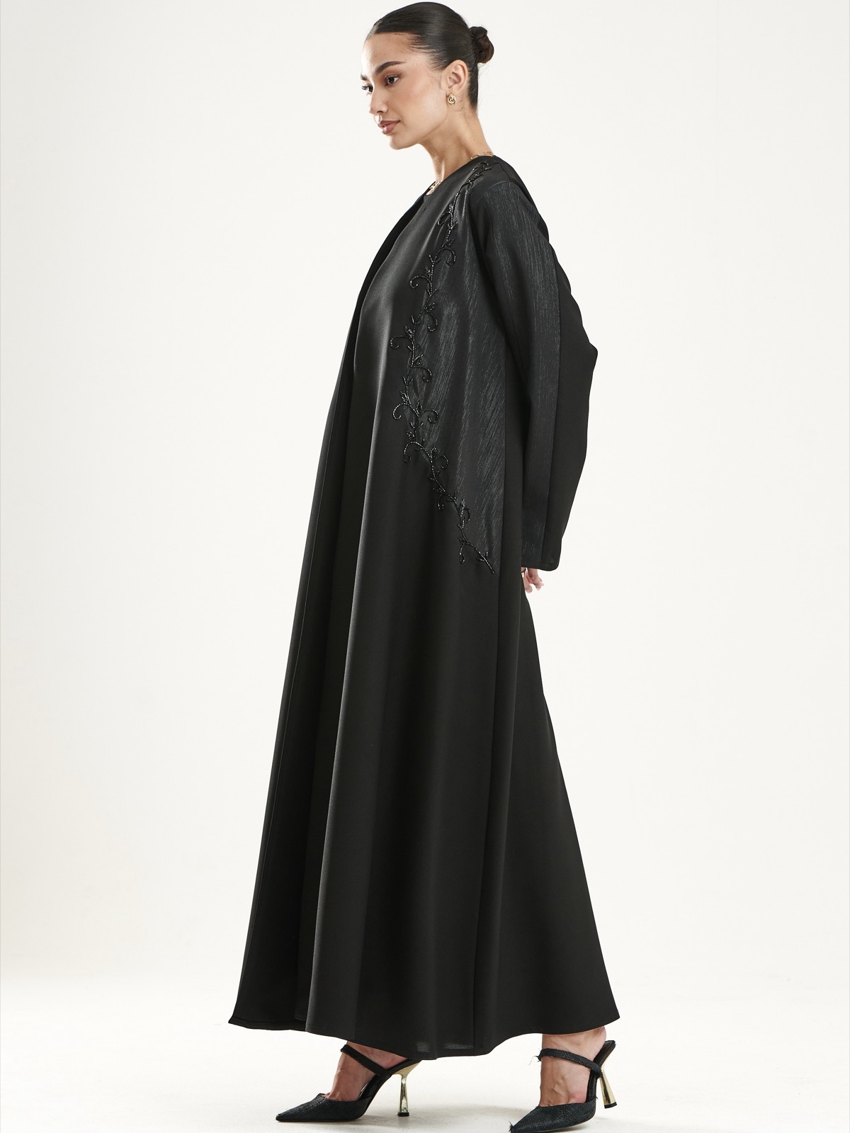 TAILORED.BYREEM - Image 3 - Mnsaj