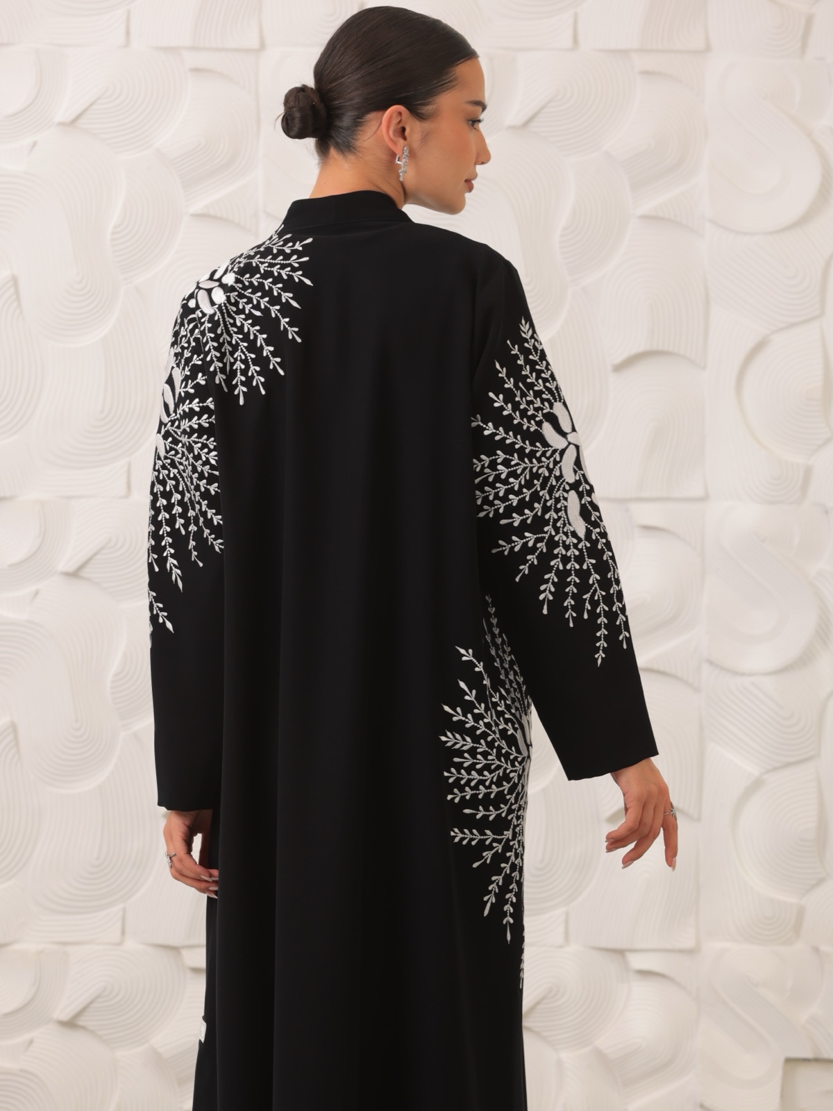 LN_THREADS - Image 3 - Mnsaj