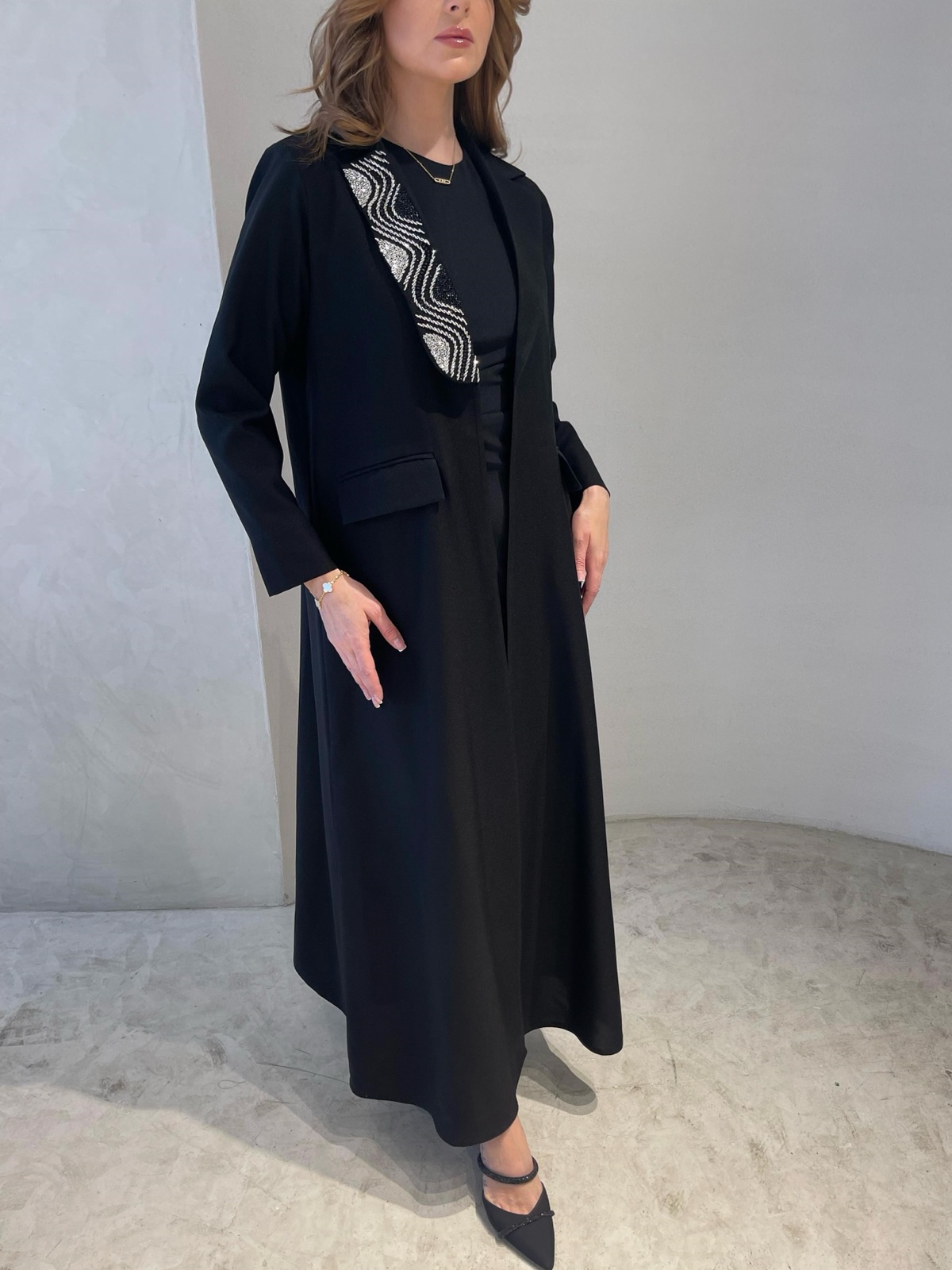 MANTLE.BH - Alternate View - Mnsaj