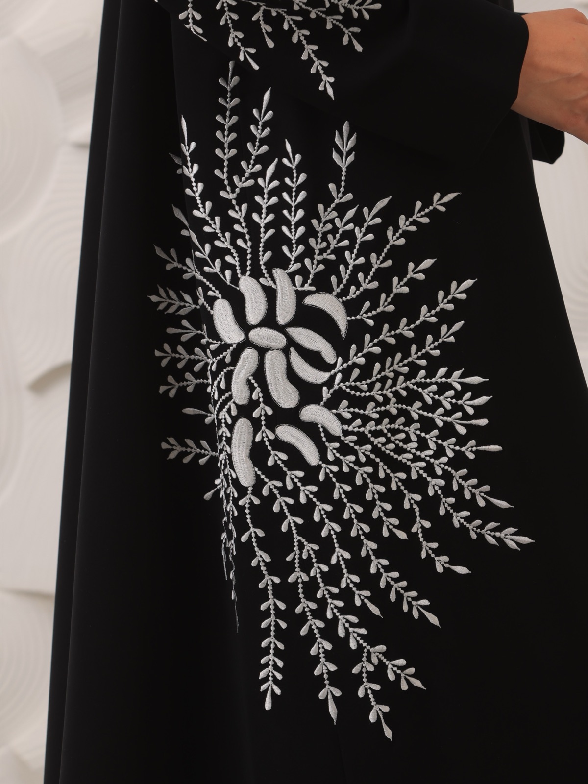 LN_THREADS - Image 4 - Mnsaj