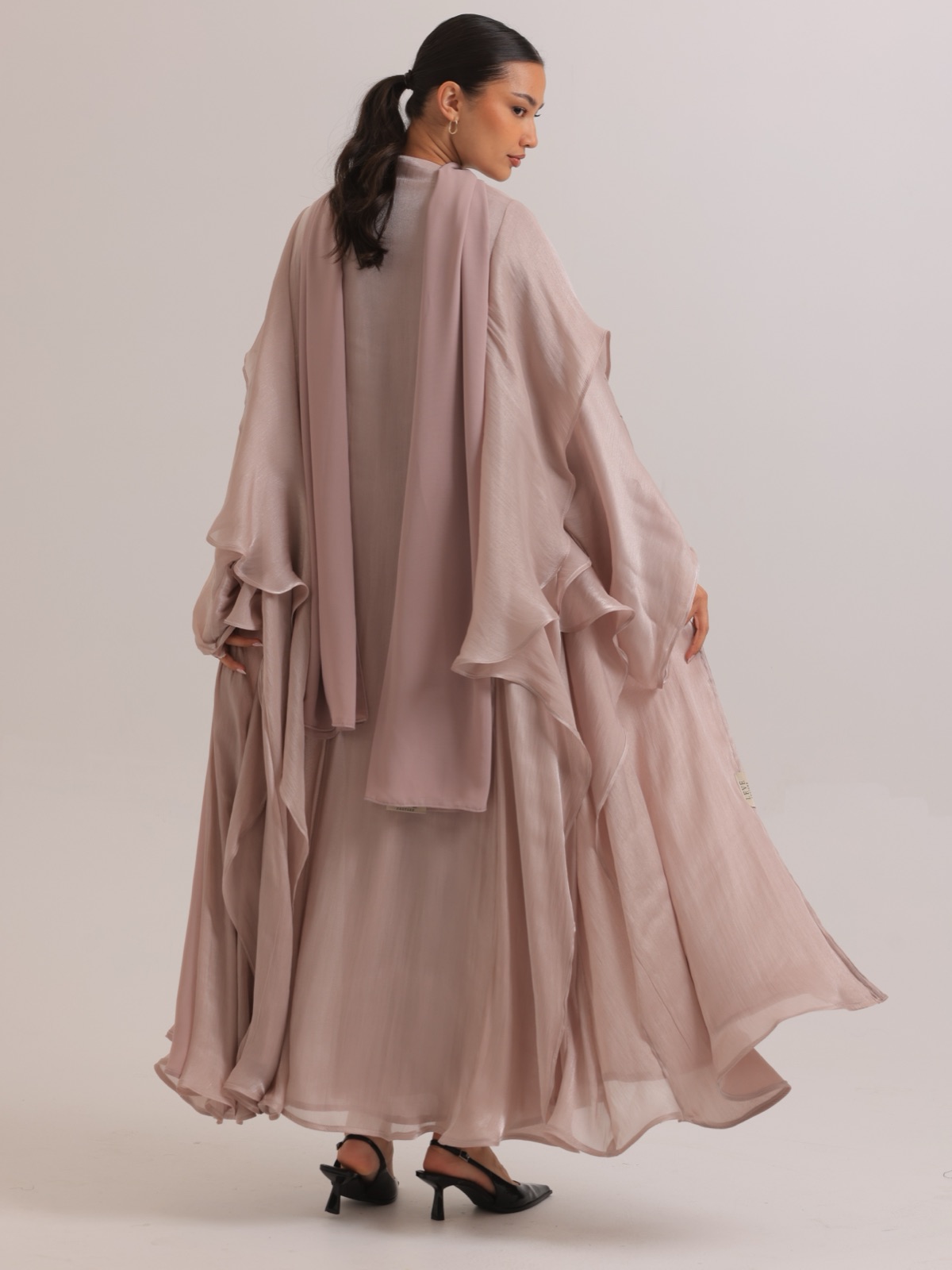 LEVE_COUTURE - Image 4 - Mnsaj