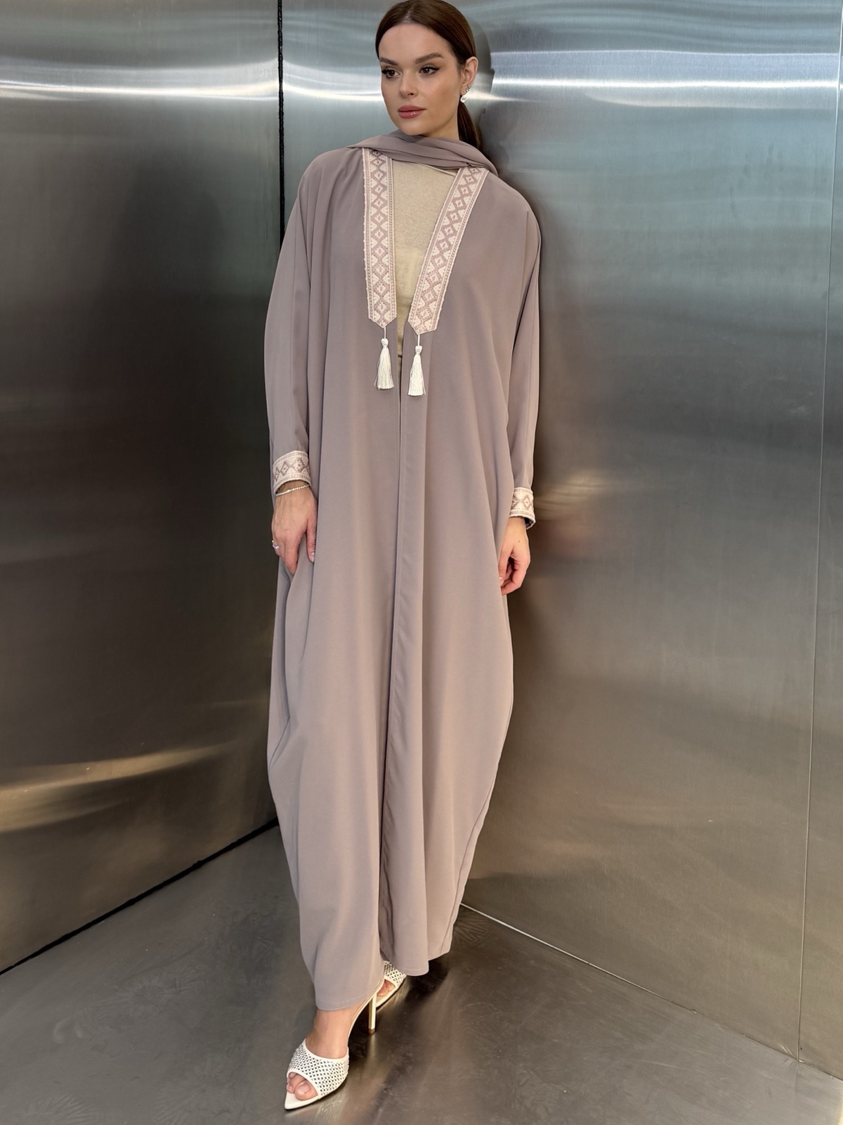 MANTLE.BH - Alternate View - Mnsaj