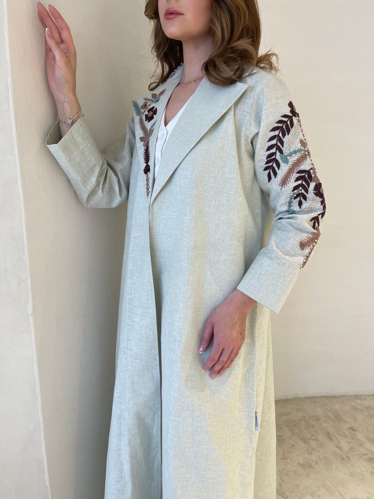 MANTLE.BH - Image 3 - Mnsaj