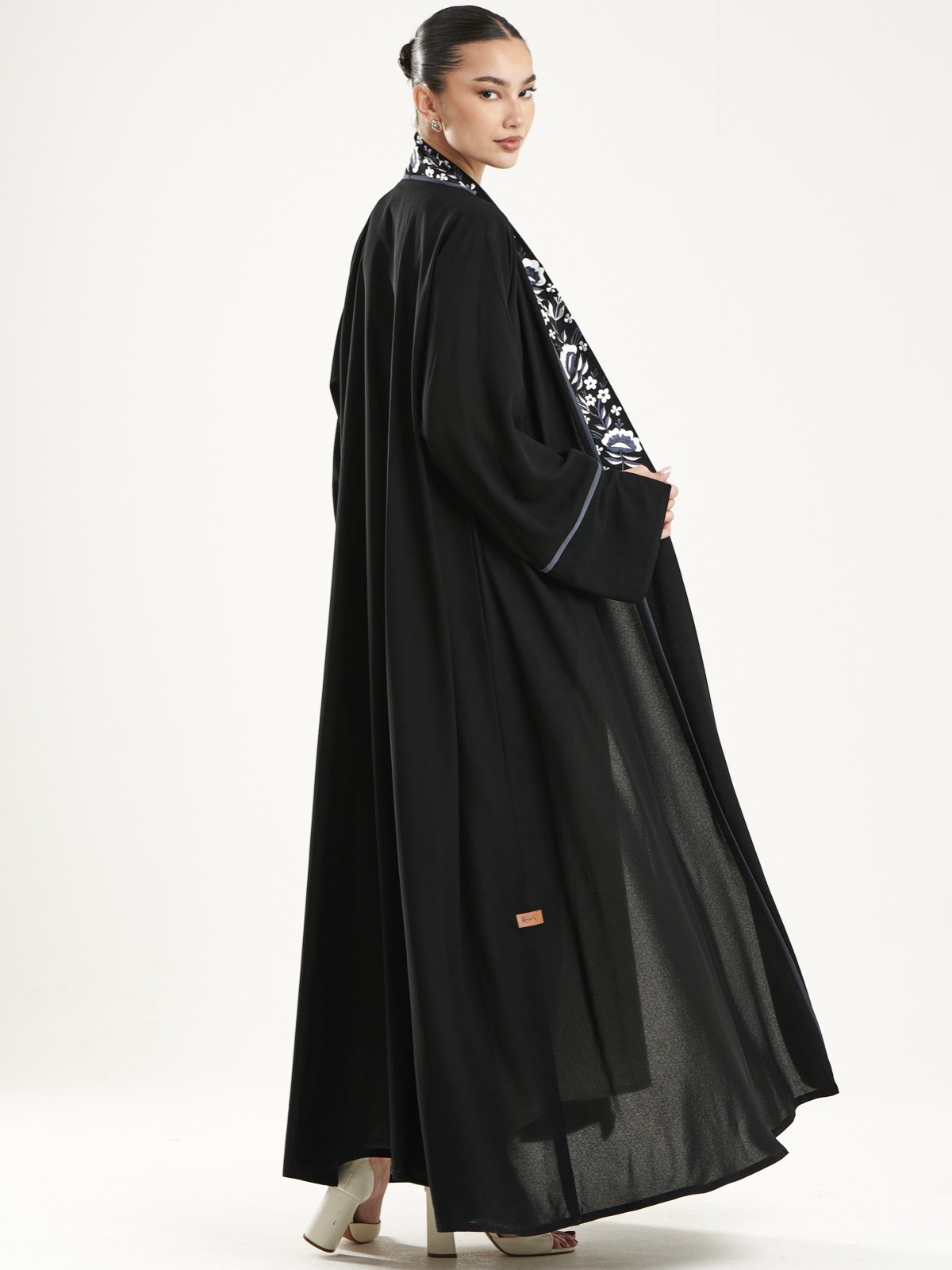 TAILORED.BYREEM - Image 3 - Mnsaj