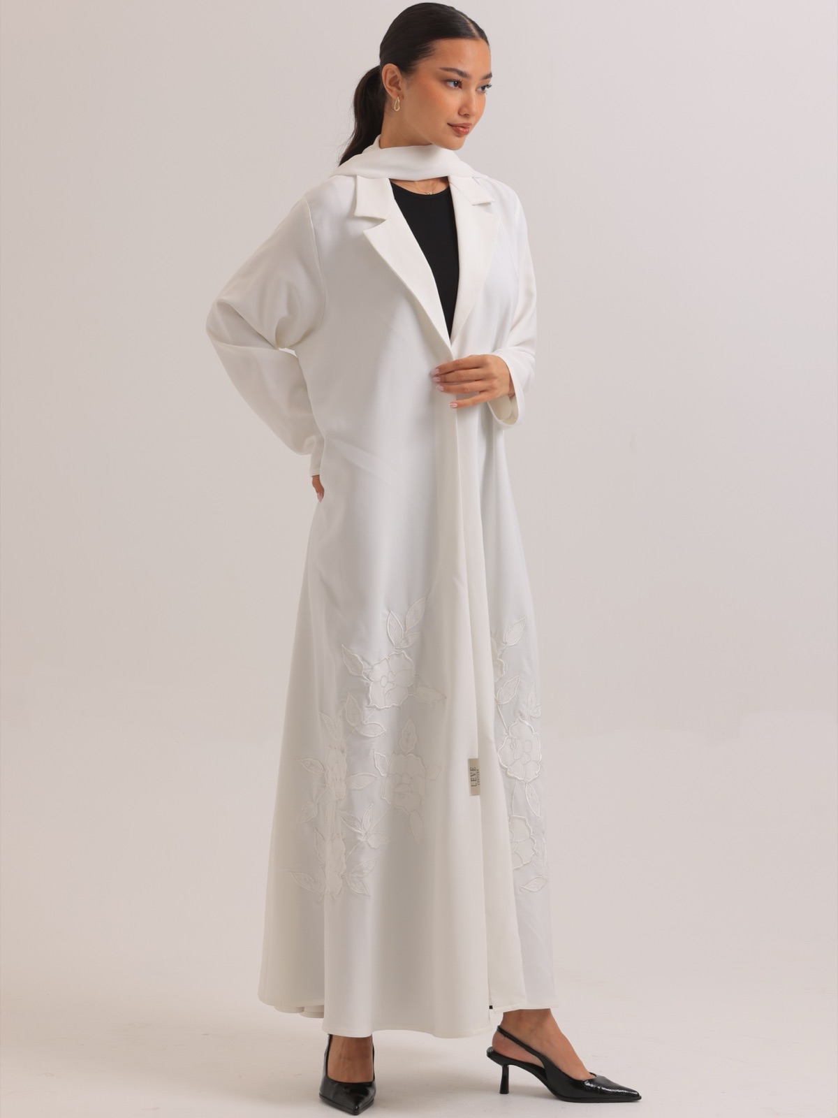 LEVE_COUTURE - Image 4 - Mnsaj