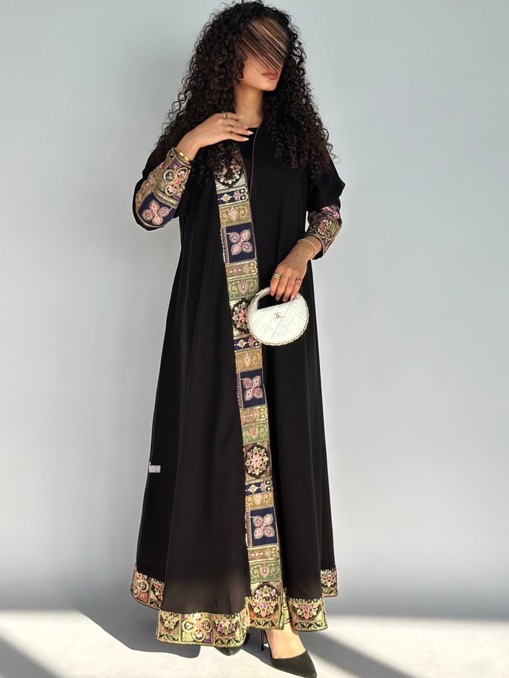 IRIS_ABAYAS - Mnsaj