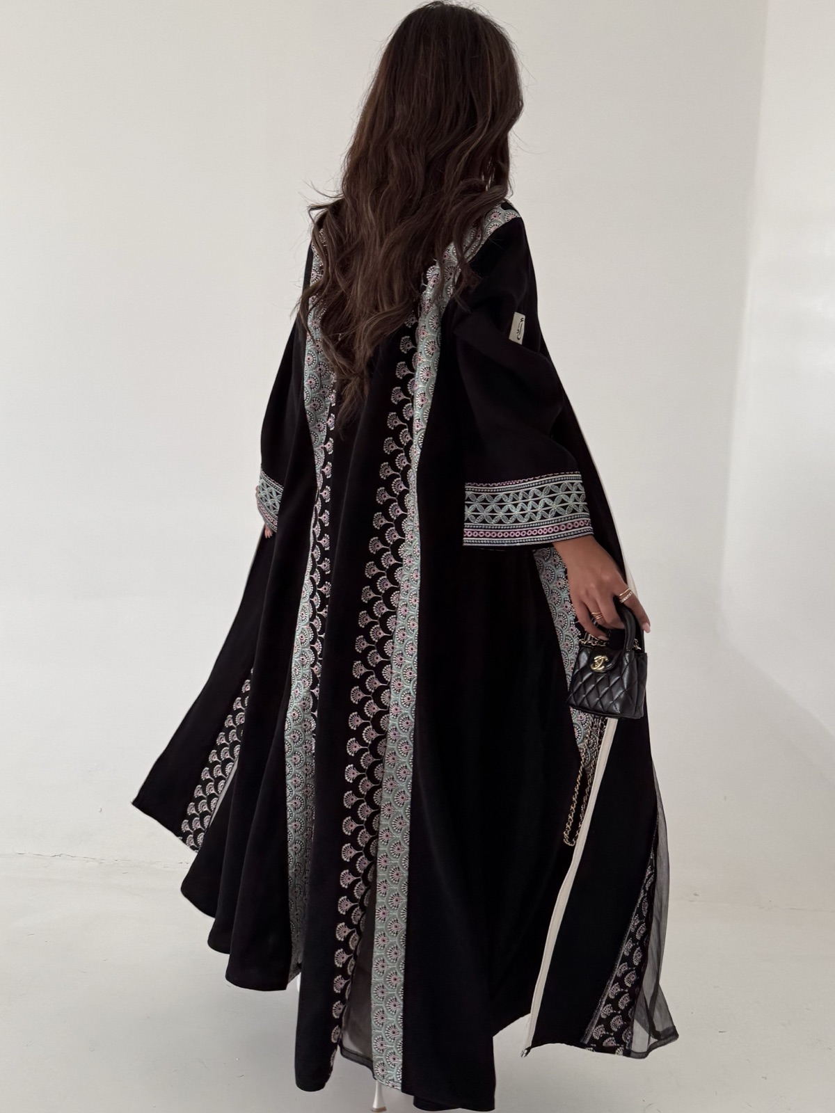 ALDA_ABAYA - Image 3 - Mnsaj