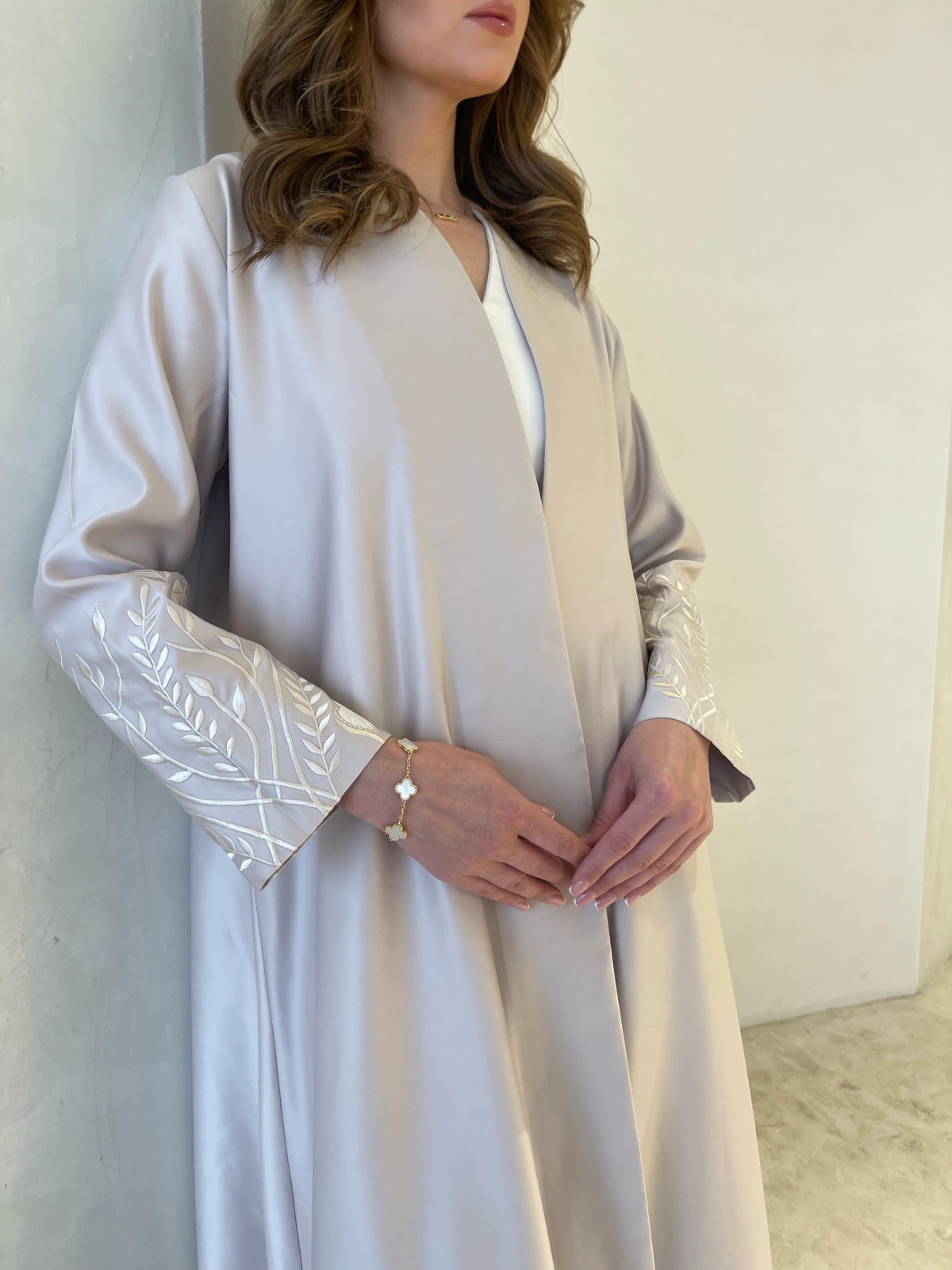 MANTLE.BH - Alternate View - Mnsaj