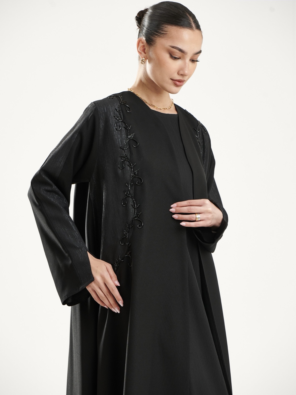 TAILORED.BYREEM - Alternate View - Mnsaj