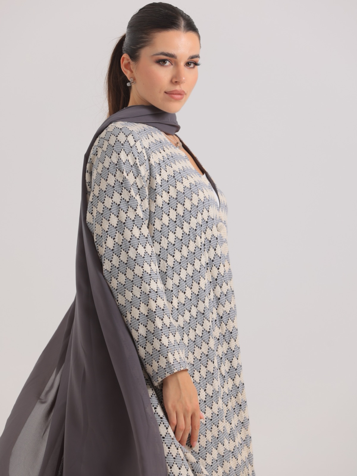 LEVE_COUTURE - Image 3 - Mnsaj