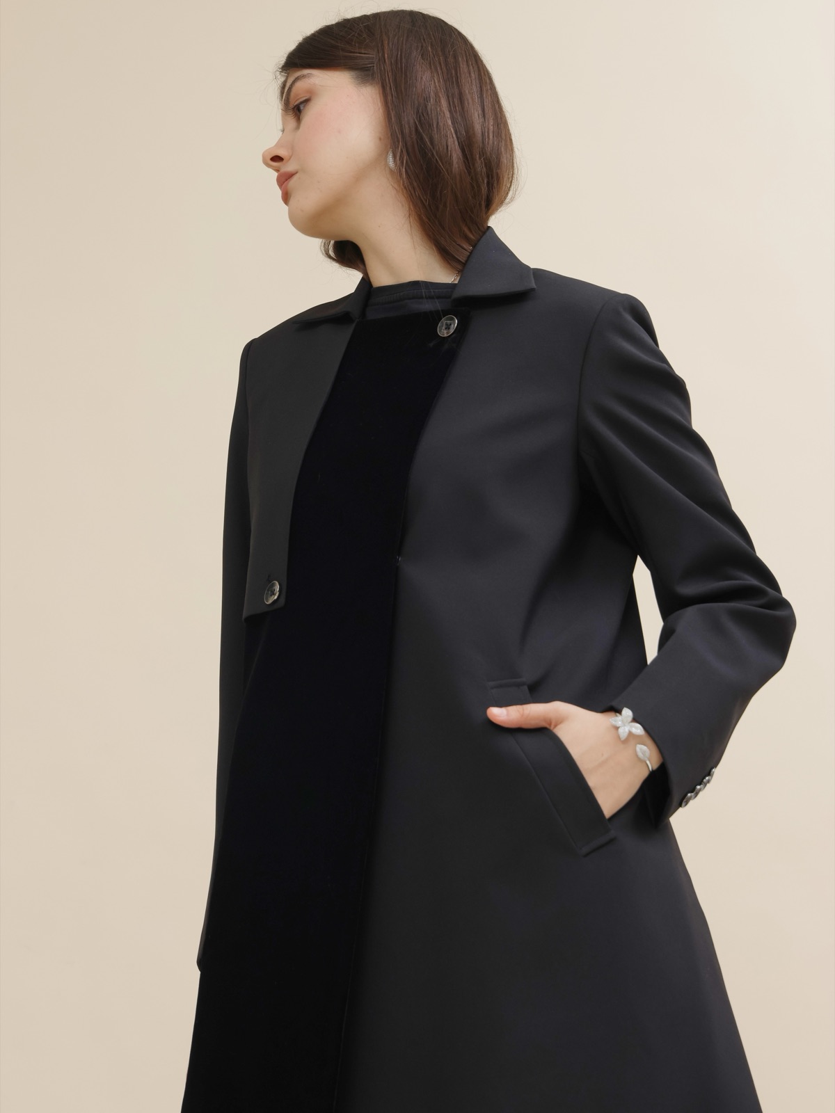 IRIS_ABAYABH - Image 3 - Mnsaj