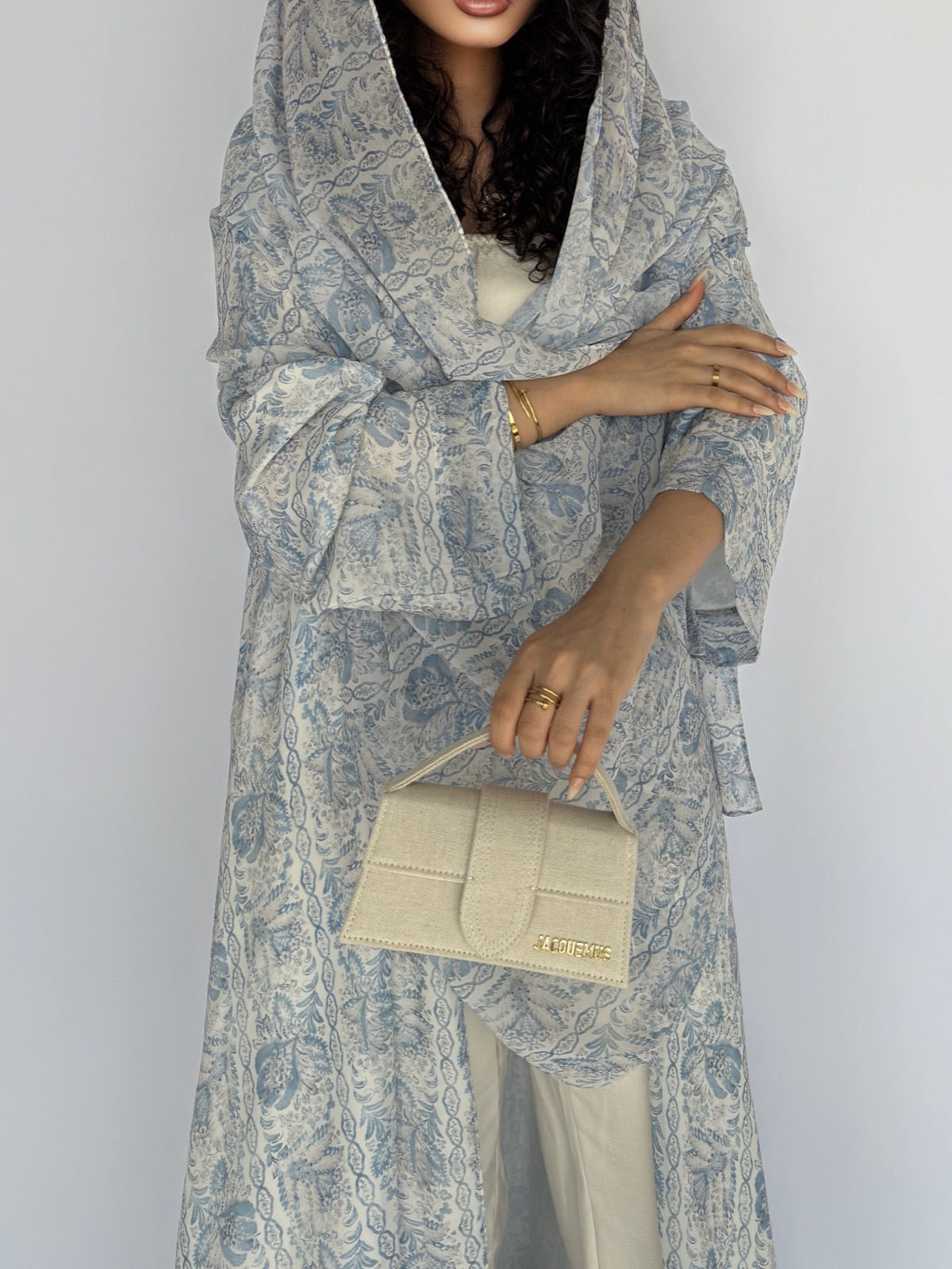 LYL.ABAYAS - Alternate View - Mnsaj